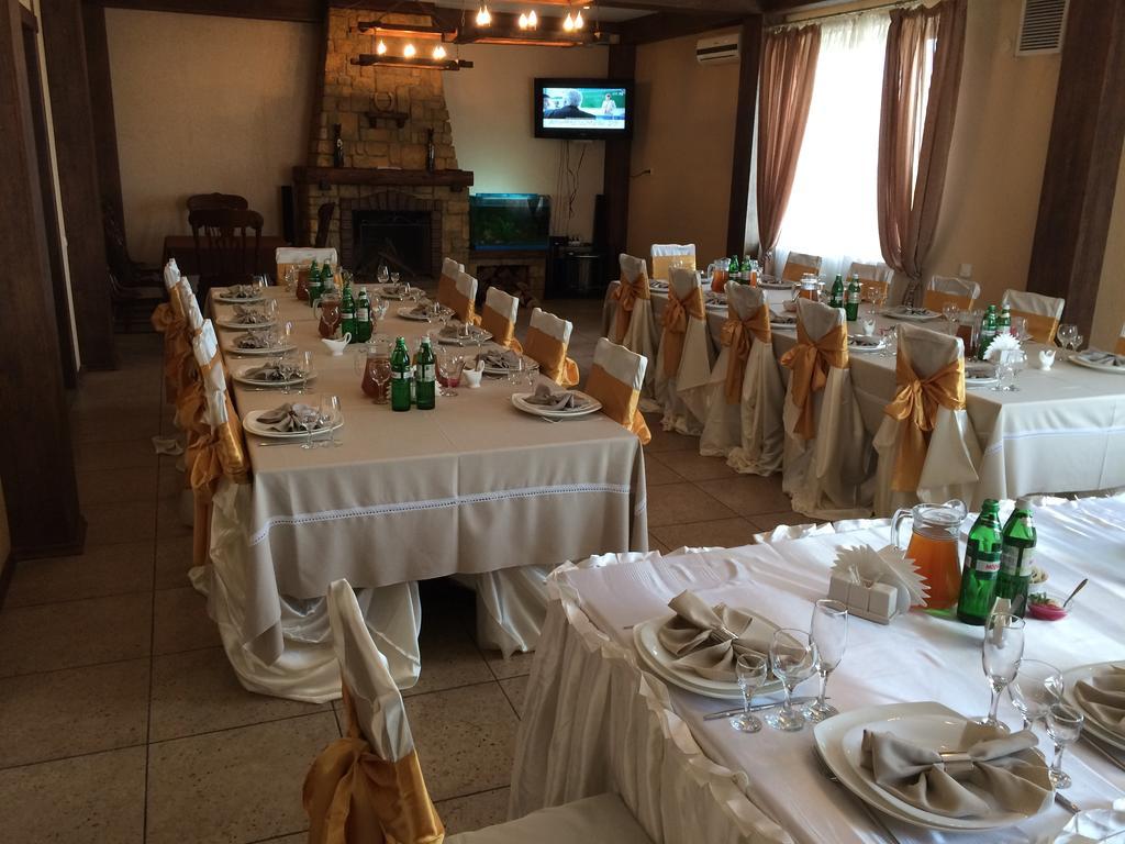 Hotel Grant Pesochin Extérieur photo