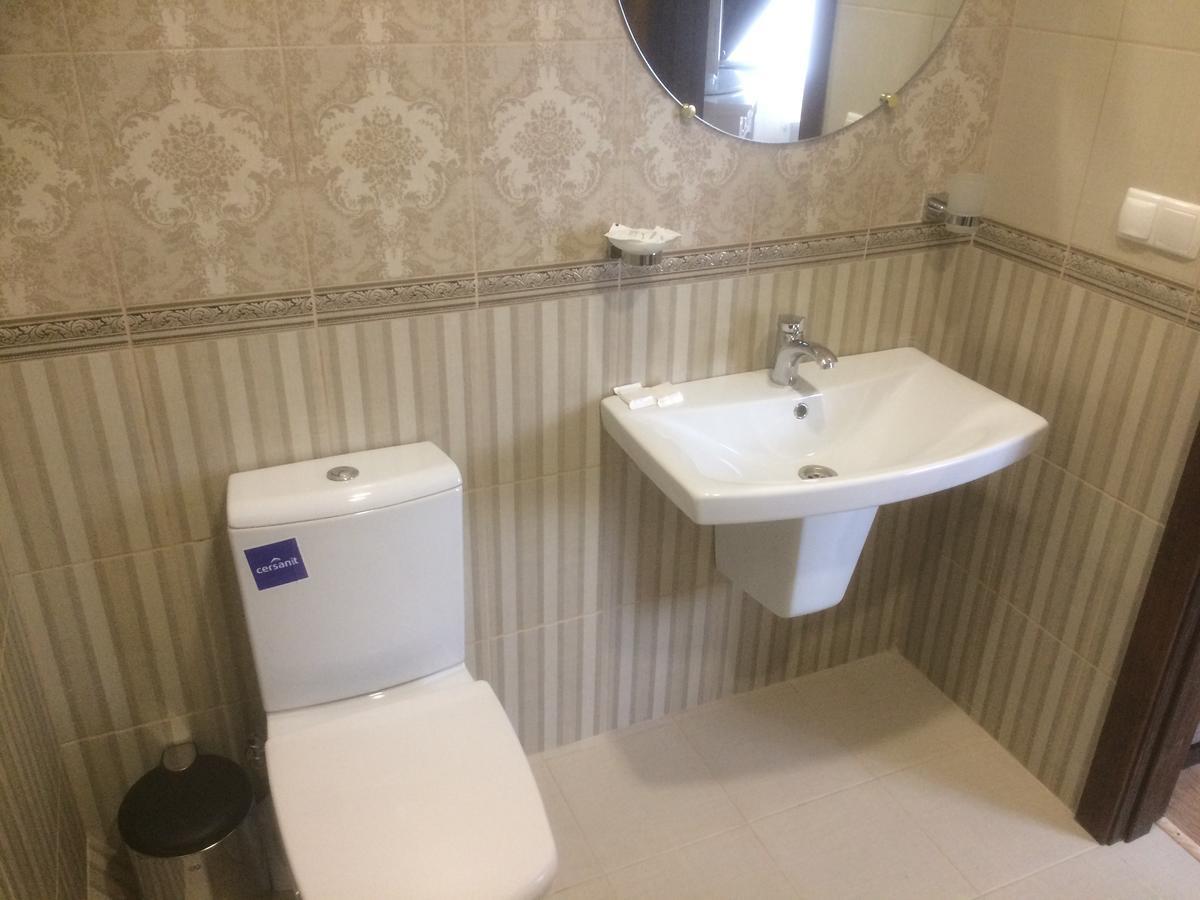 Hotel Grant Pesochin Extérieur photo